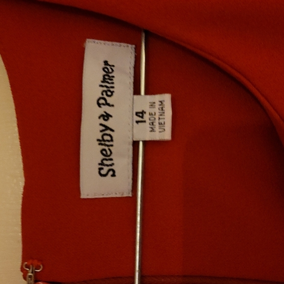 Red dress with black color blocking - Picture 6 of 6